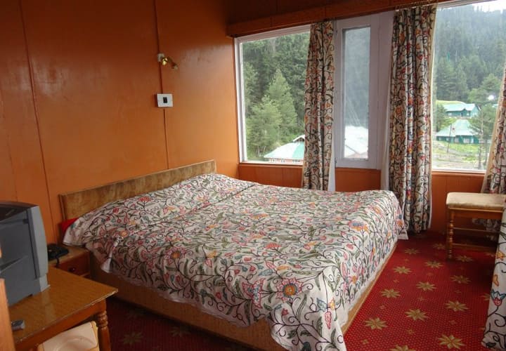 Hotel Yemberzal, Gulmarg 2